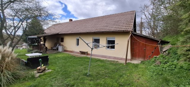 Eladó családi ház, Szőlősgyörökön 29.9 M Ft, 2 szobás