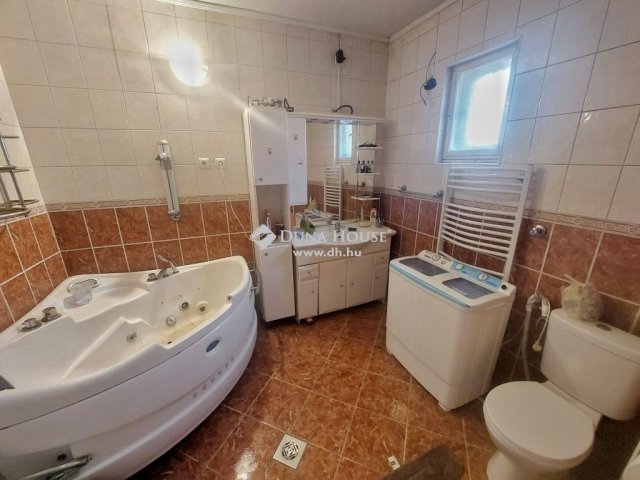 Eladó családi ház, Pomázon 89.5 M Ft, 3 szobás