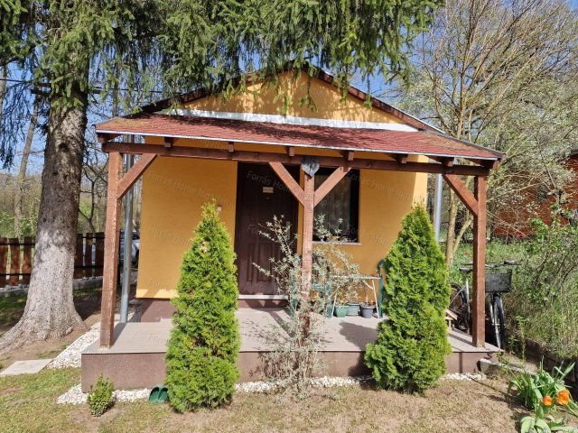 Eladó nyaraló, Tatabányán 14.9 M Ft, 1 szobás