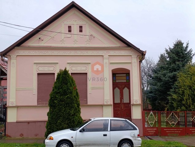 Eladó családi ház, Újpetrén 43.5 M Ft, 4 szobás