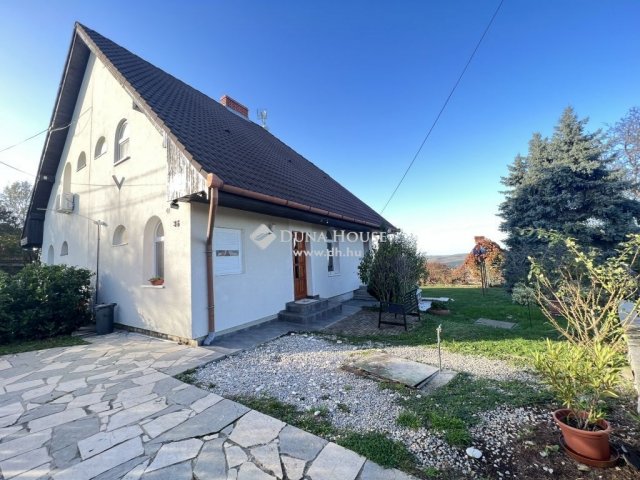 Eladó nyaraló, Orfűn 41.9 M Ft, 3 szobás / költözzbe.hu