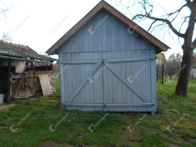 Eladó családi ház, Jászapátiban 13.5 M Ft, 3 szobás