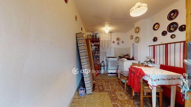 Eladó nyaraló, Szirmabesenyőn 9.99 M Ft, 1 szobás