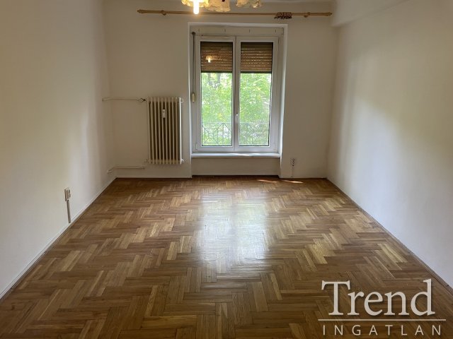 Eladó téglalakás, Dunaújvárosban 23.9 M Ft, 2 szobás