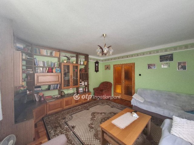 Eladó családi ház, Egerben 99.9 M Ft, 5 szobás