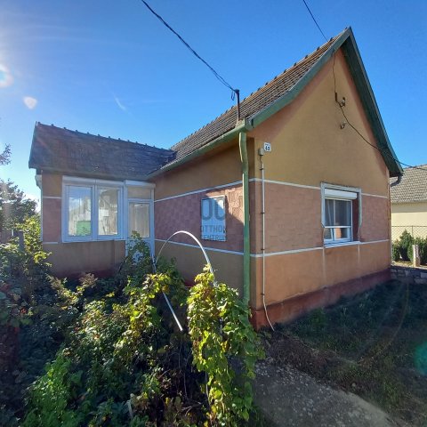 Eladó családi ház, Faddon 21 M Ft, 6 szobás