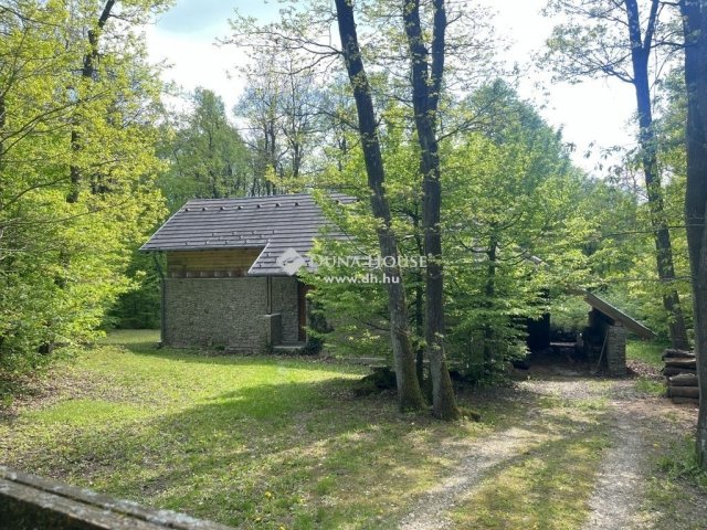 Eladó nyaraló, Pilisszentkereszten 119 M Ft, 4 szobás