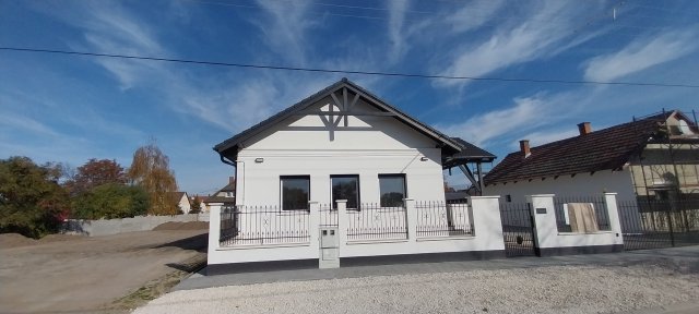 Eladó családi ház, Nagykőrösön 80 M Ft, 4 szobás