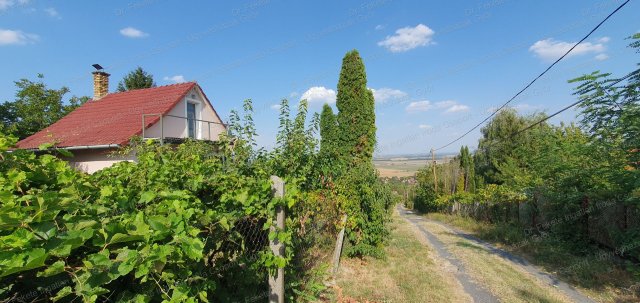 Eladó nyaraló, Győrújbaráton 28 M Ft, 2+1 szobás