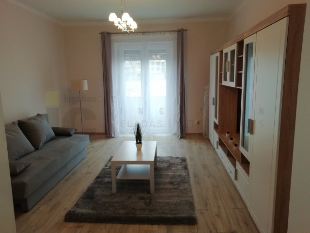 Kiadó téglalakás, albérlet, Szegeden 155 E Ft / hó, 1 szobás