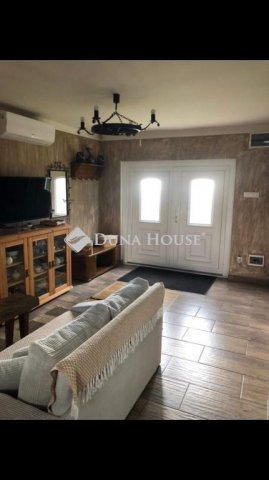 Eladó családi ház, Szigetváron 42.5 M Ft, 3 szobás