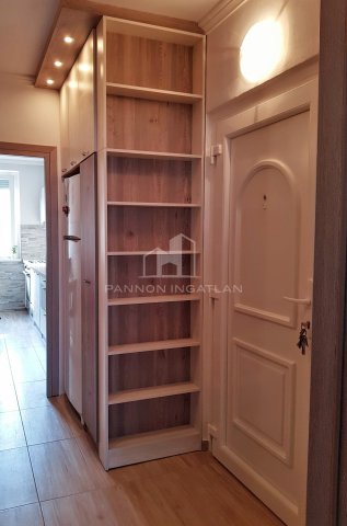 Kiadó panellakás, albérlet, Veszprémben 160 E Ft / hó, 2 szobás