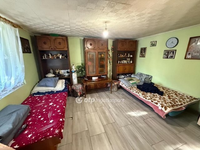 Eladó családi ház, Debrecenben 16.5 M Ft, 2 szobás