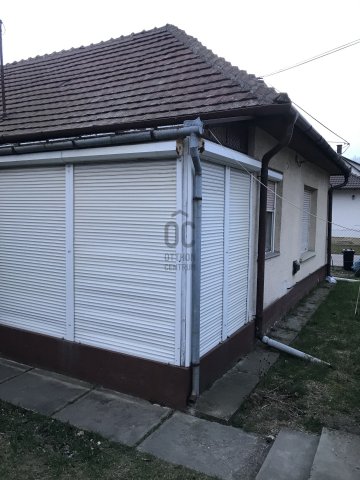 Eladó családi ház, Tápiószecsőn 33.2 M Ft, 2 szobás