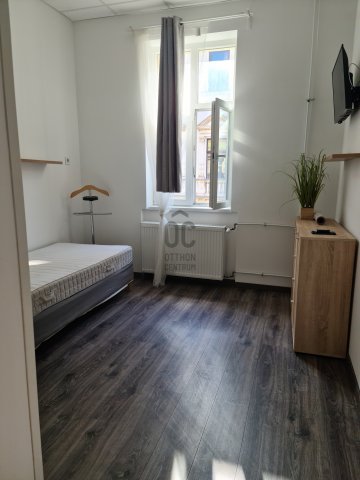 Eladó téglalakás, Budapesten, VI. kerületben 150 M Ft, 6 szobás