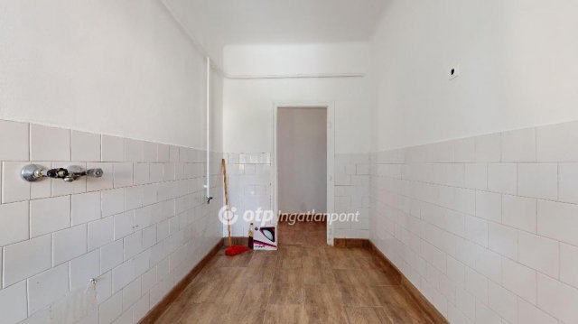 Eladó téglalakás, Sajóbábonyon 10 M Ft, 2 szobás