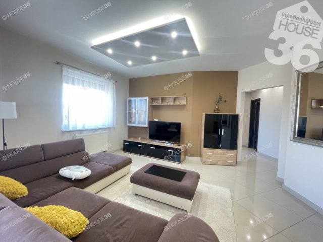 Kiadó téglalakás, albérlet, Kecskeméten 355 E Ft / hó