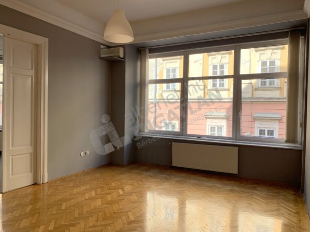 Kiadó téglalakás, albérlet, Budapesten, V. kerületben, 3 szobás