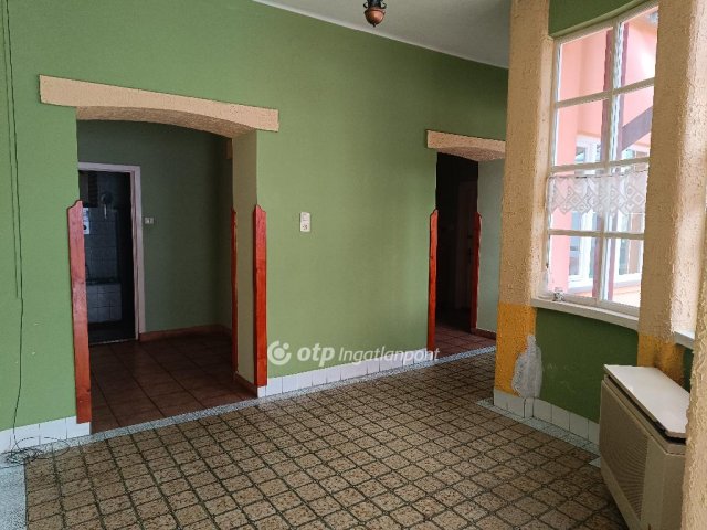 Eladó családi ház, Kálban 26.8 M Ft, 2 szobás
