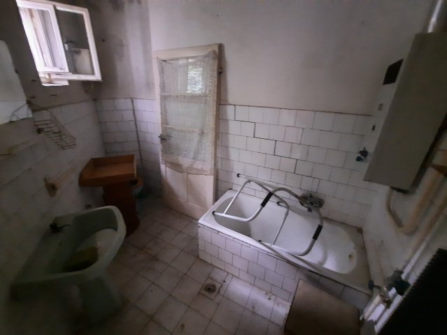 Eladó téglalakás, Kiskunfélegyházán 27 M Ft, 4 szobás