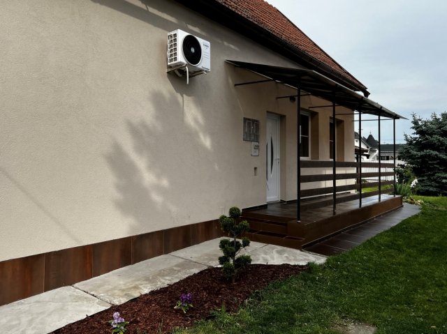 Eladó családi ház, Abádszalókban 42 M Ft, 5 szobás