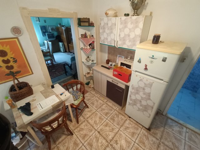 Eladó családi ház, Szákszenden 30 M Ft, 2 szobás