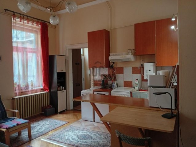 Eladó téglalakás, Budapesten, VI. kerületben 93 M Ft, 3 szobás