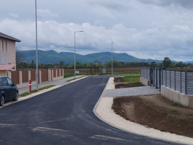 Eladó ikerház, Gödön 109.99 M Ft, 5 szobás