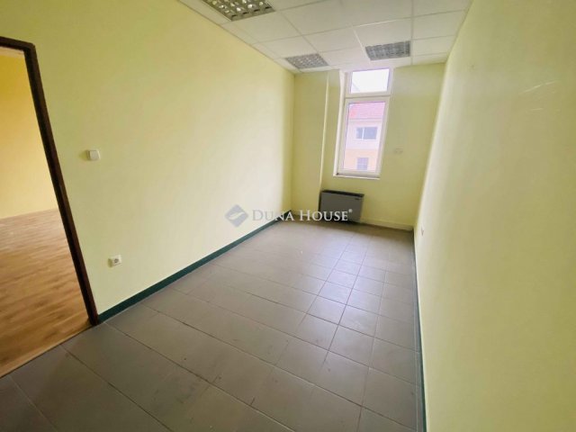 Kiadó iroda, Budapesten, III. kerületben 277 E Ft / hó