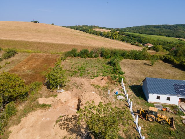 Eladó családi ház, Becskén 26.6 M Ft, 3 szobás