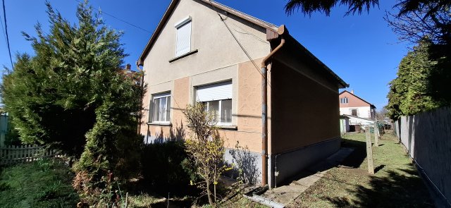 Eladó családi ház, Budapesten, XVII. kerületben 65 M Ft