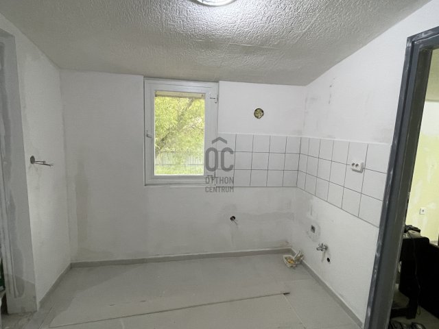Eladó családi ház, Debrecenben 27.99 M Ft, 2 szobás