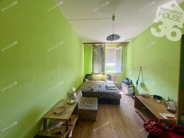 Eladó panellakás, Kecskeméten 39.9 M Ft, 2 szobás