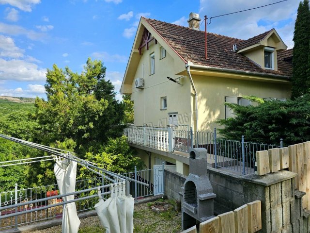 Eladó családi ház, Szarvaskőben 59.9 M Ft, 3 szobás