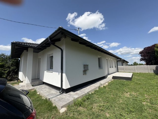 Eladó családi ház, Délegyházán 86.9 M Ft, 5+1 szobás