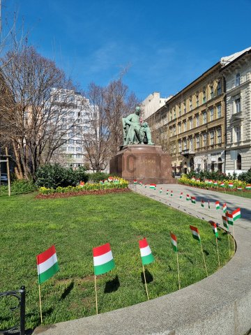 Eladó téglalakás, Budapesten, VI. kerületben 112 M Ft, 4 szobás