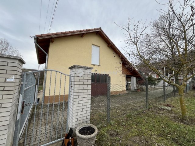 Eladó mezogazdasagi ingatlan, Szekszárdon 37 M Ft