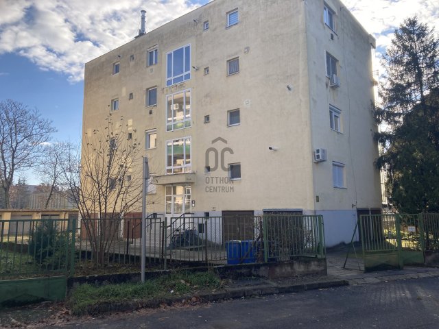 Kiadó téglalakás, albérlet, Debrecenben 250 E Ft / hó, 3 szobás