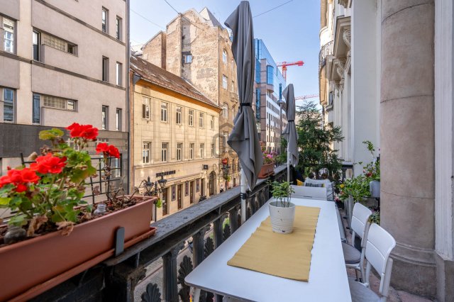 Eladó téglalakás, Budapesten, V. kerületben 268.8 M Ft, 3 szobás