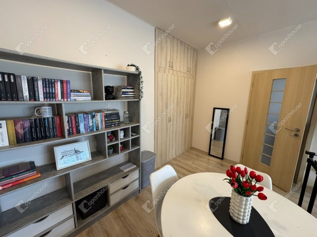 Eladó panellakás, Győrött 45 M Ft, 2 szobás