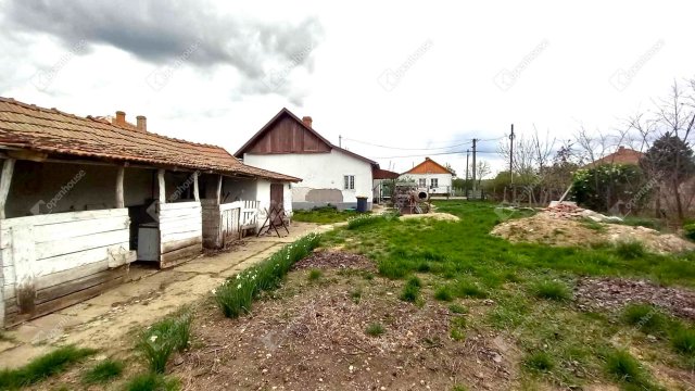 Eladó családi ház, Kőteleken 7.5 M Ft, 2 szobás