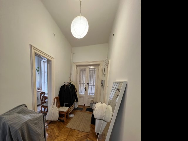Eladó téglalakás, Budapesten, VI. kerületben, Nagymező utcában