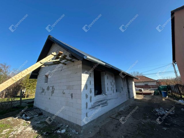 Eladó családi ház, Monoron 59 M Ft, 3 szobás