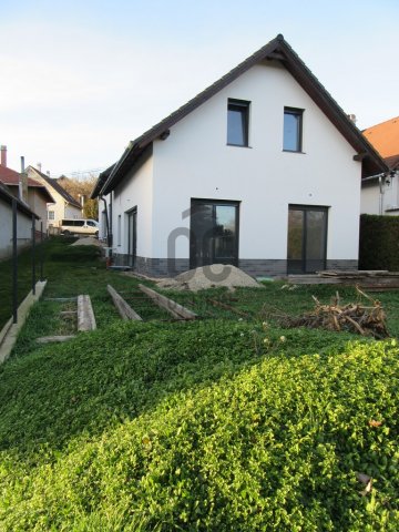 Eladó ikerház, Százhalombattán 110 M Ft, 5 szobás