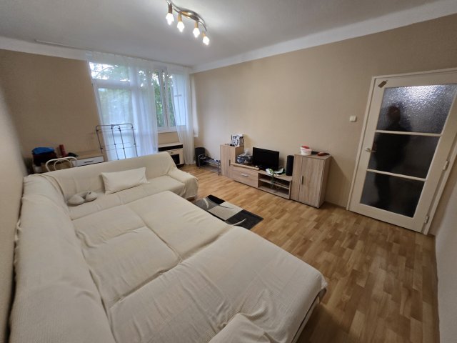 Eladó téglalakás, Veszprémben 44.9 M Ft, 2 szobás