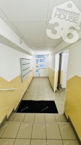 Eladó téglalakás, Kecskeméten 41.9 M Ft, 2 szobás