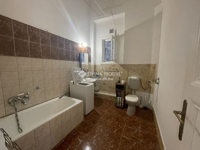 Eladó téglalakás, Budapesten, V. kerületben 86 M Ft, 1+1 szobás