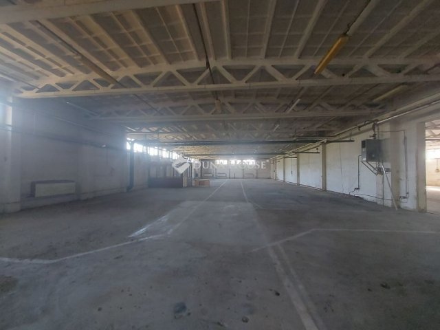 Eladó ipari ingatlan, Kisújszálláson 120 M Ft