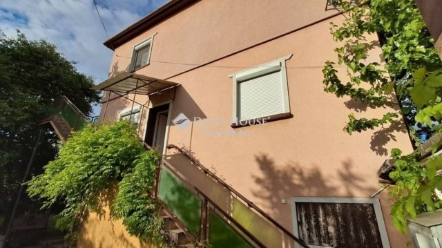 Eladó családi ház, Kecskeméten 69.9 M Ft, 6 szobás