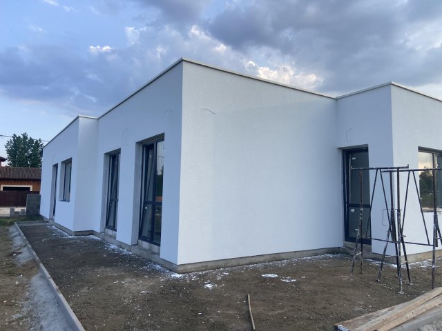 Eladó ikerház, Nyíregyházán 75 M Ft, 4 szobás